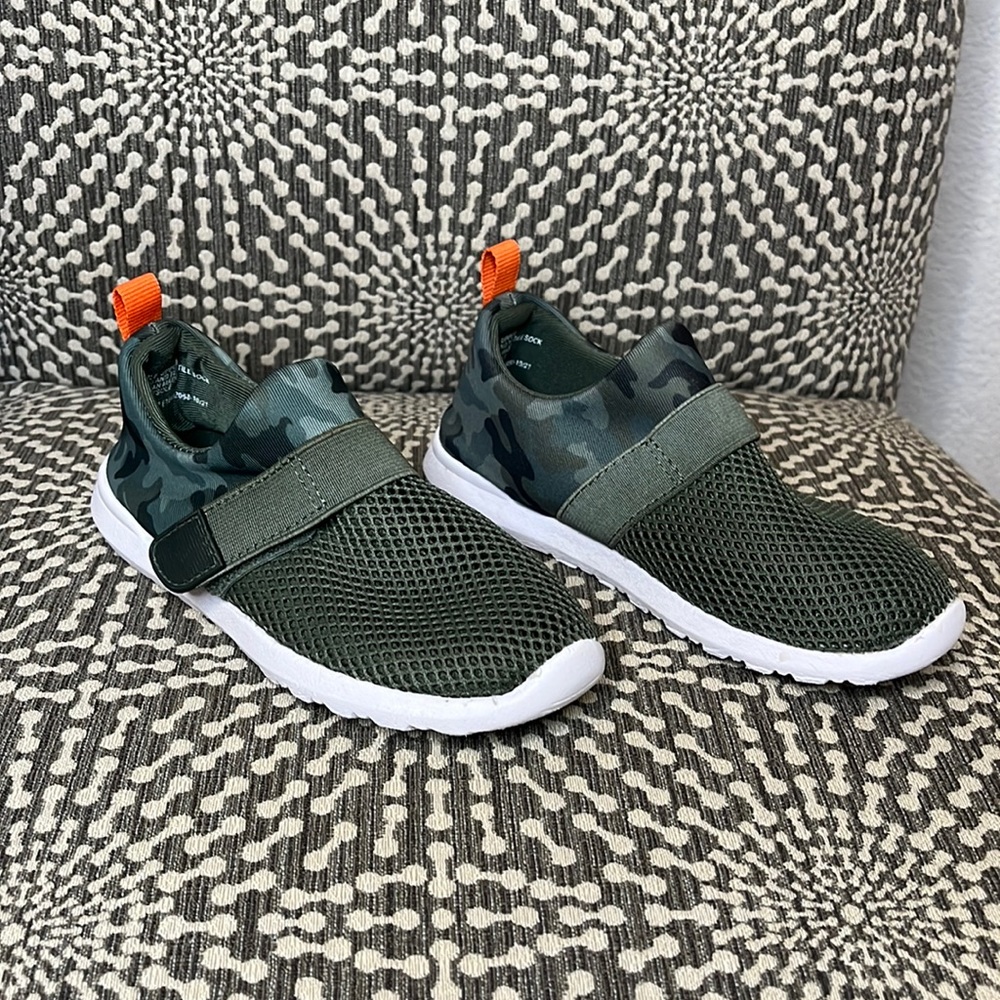 Cat & Jack boys water shoes